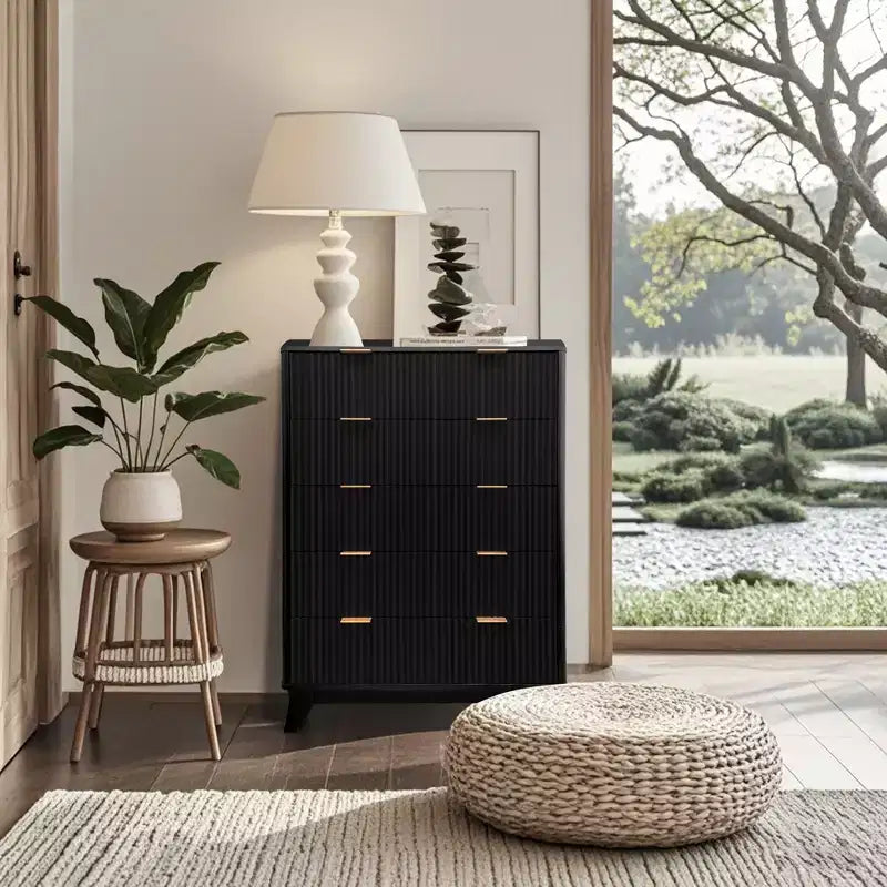 Commode 5 tiroirs cannelée Chêne & Noir – 122 cm de hauteur, 1 personne