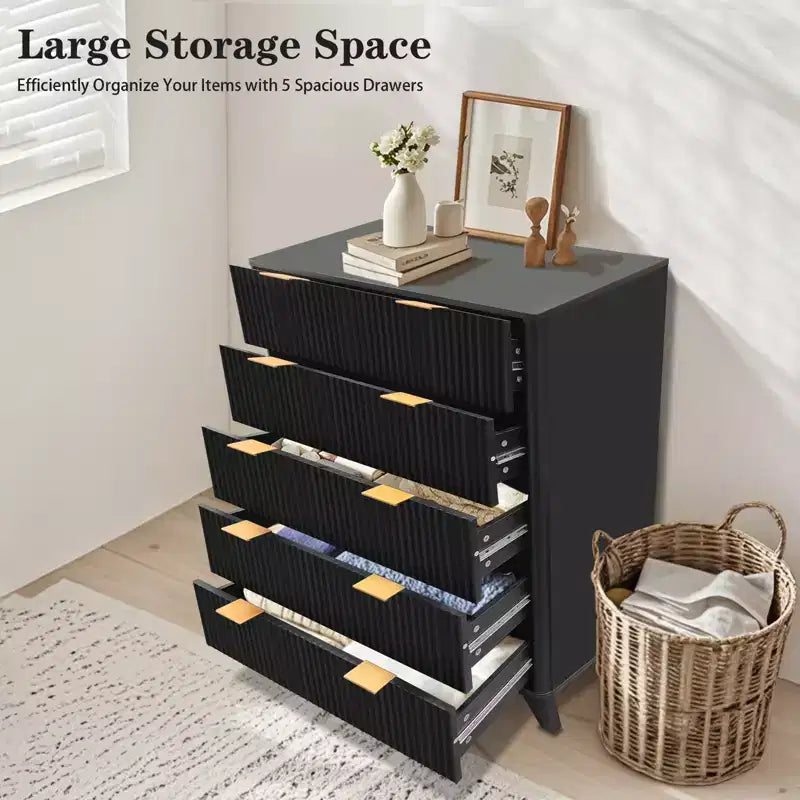 Commode 5 tiroirs cannelée Chêne & Noir – 122 cm de hauteur, 1 personne