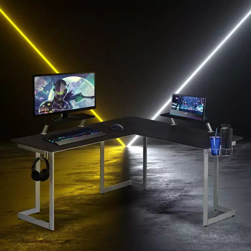 Bureau de gamer d'angle en fibre de carbone noire avec étagères pour moniteurs, 2 personnes