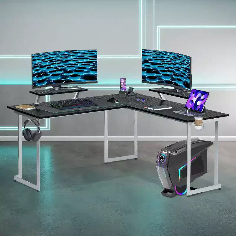 Bureau de gamer d'angle en fibre de carbone noire avec étagères pour moniteurs, 2 personnes